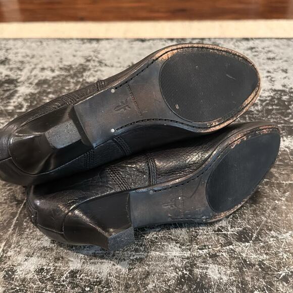 Frye Black Steffi Zip Short Leather Vintage Ankle Boots Size 9 - Picture 6 of 8